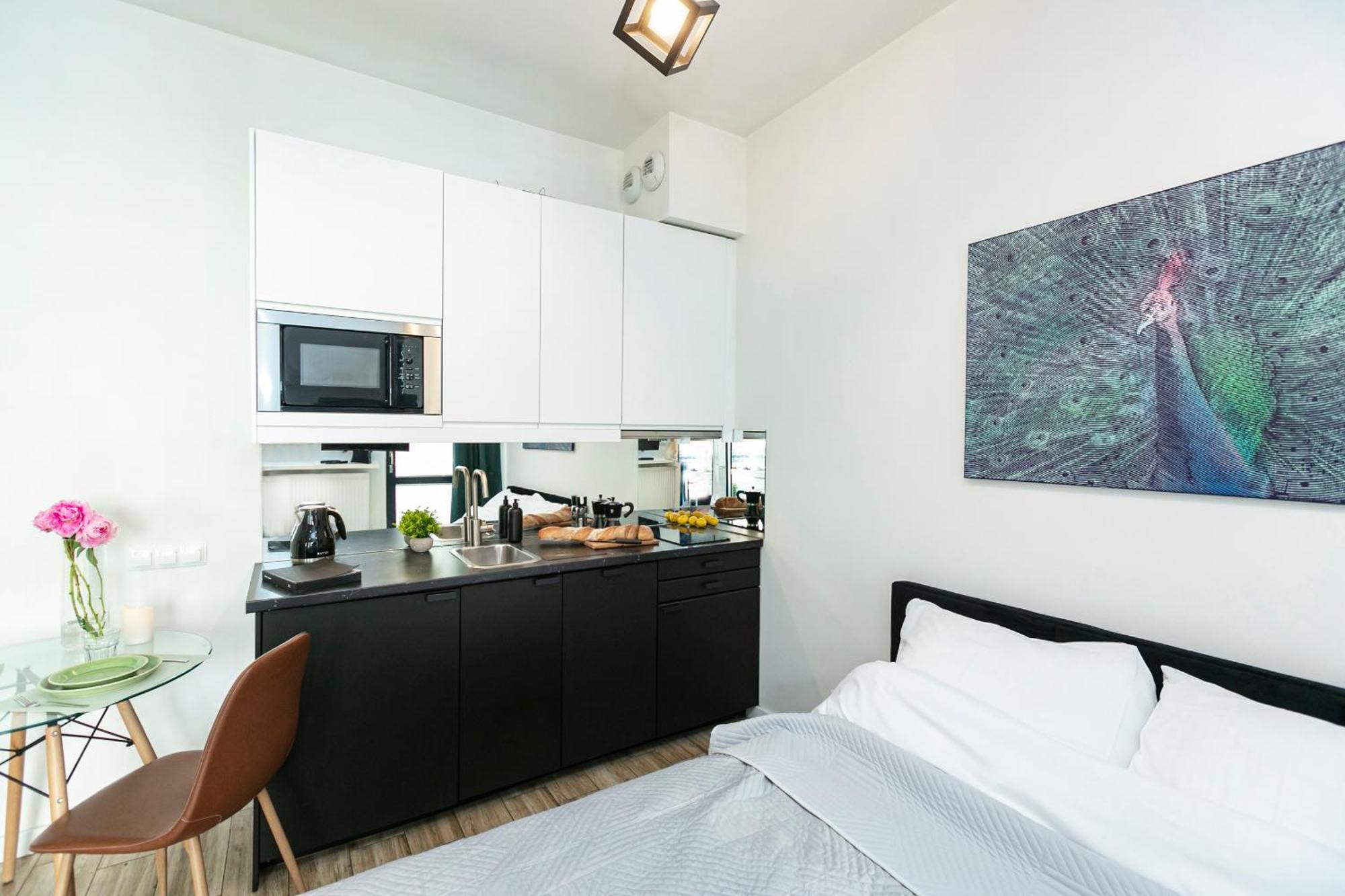 Chlodna 22a - Duzy Taras - Large Terrace - Bezplatny Parking - Free Parking - Better Butas