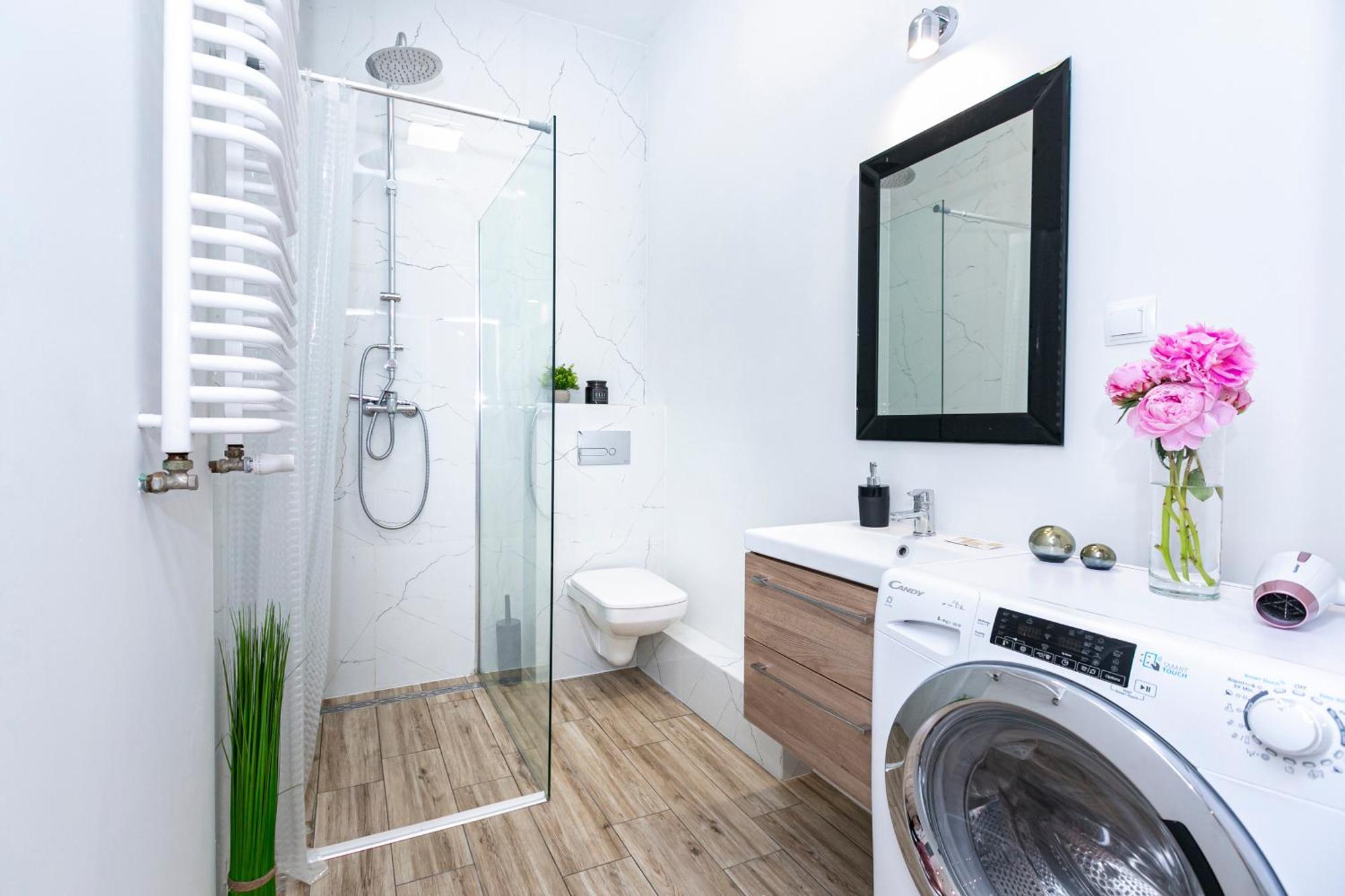 Chlodna 22a - Duzy Taras - Large Terrace - Bezplatny Parking - Free Parking - Better Butas