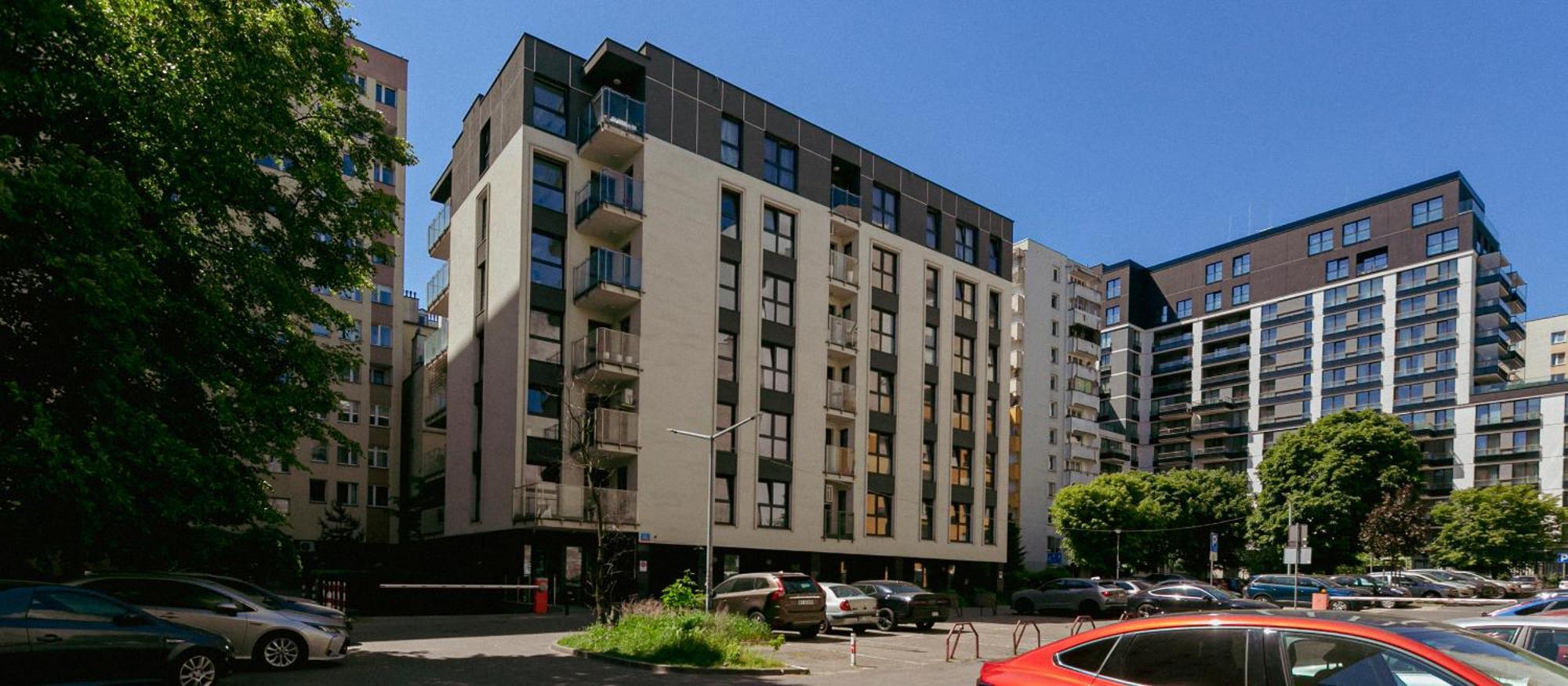 Chlodna 22a - Duzy Taras - Large Terrace - Bezplatny Parking - Free Parking - Better Warsaw